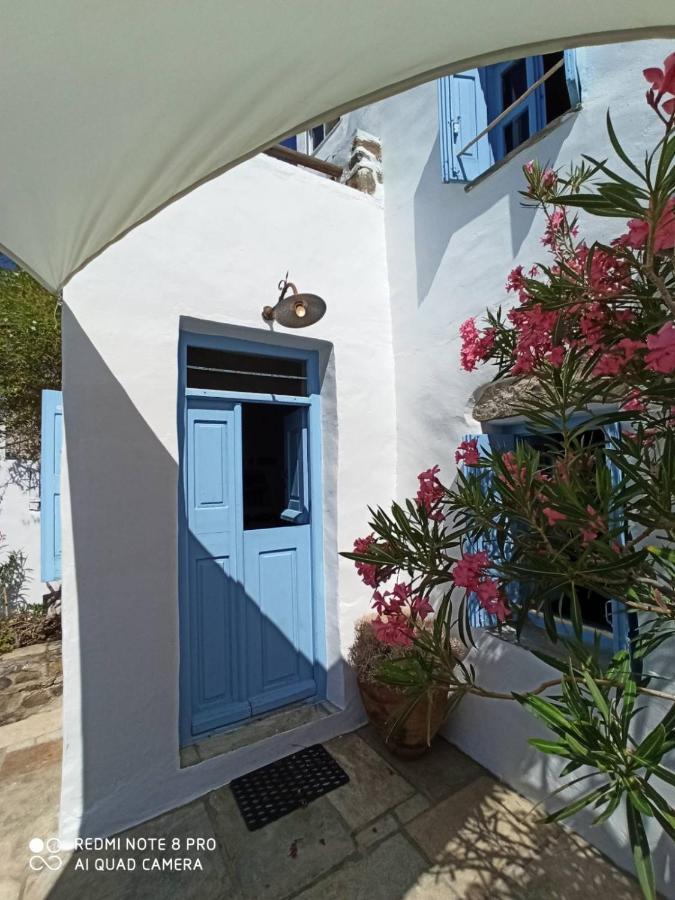 Traditional Stone House With Breathtaking View Serifos Town Exterior photo