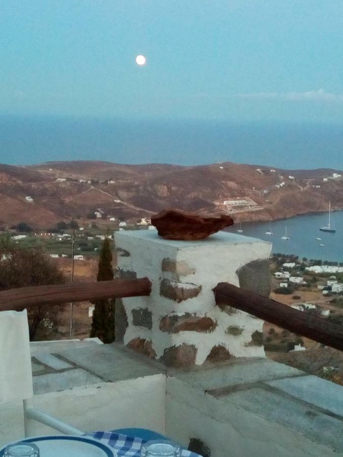 Traditional Stone House With Breathtaking View Serifos Town Exterior photo